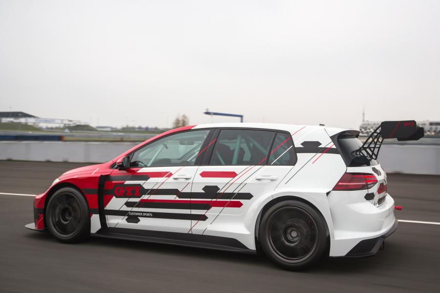  Volkswagen Golf GTI TCR (Typ 5G) 2018 года  (фото 4 из 39)